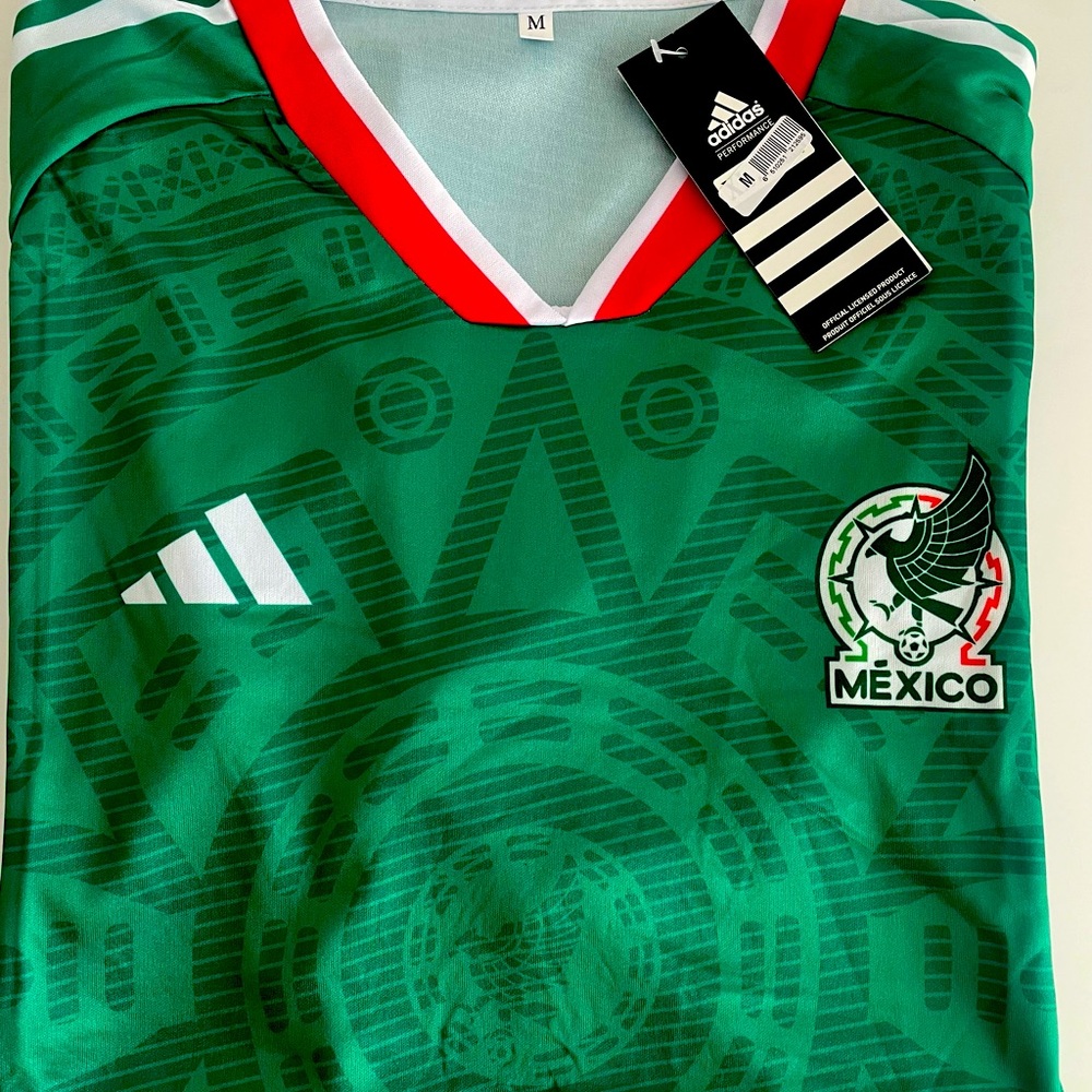 Unisex Green Mexico Football Jersey. Playera de México